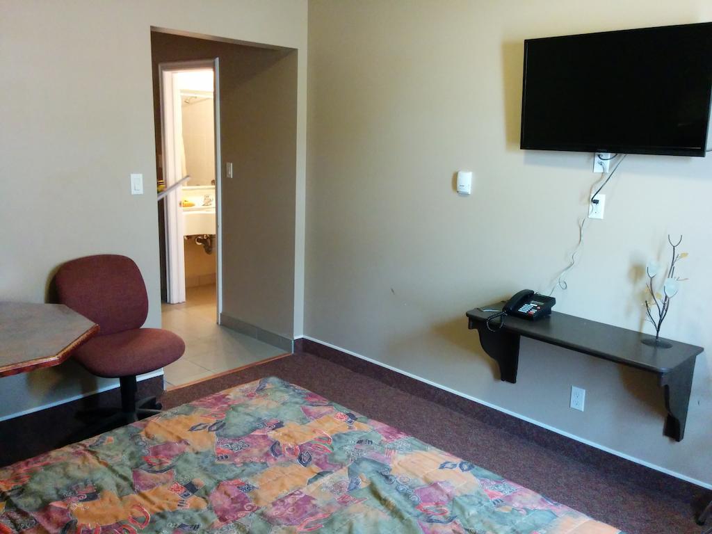 Bonnyville Hotel Esterno foto