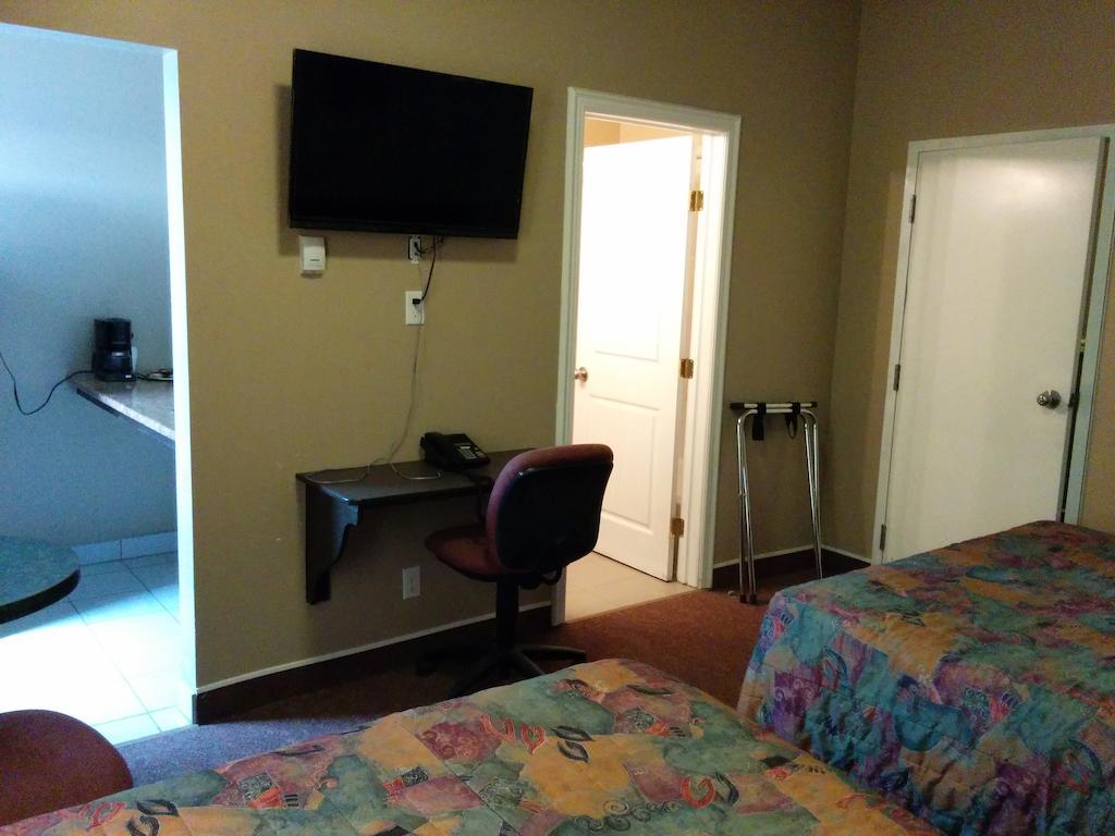 Bonnyville Hotel Esterno foto