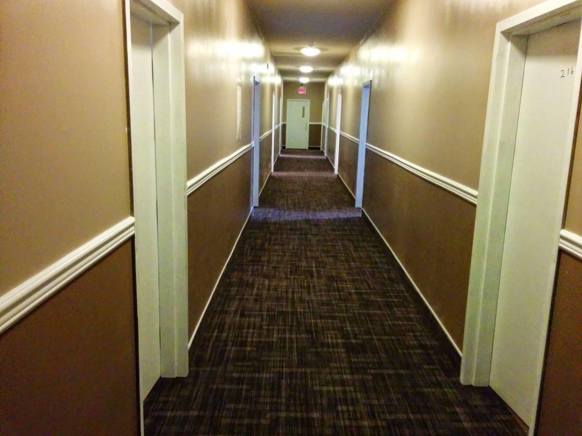 Bonnyville Hotel Esterno foto