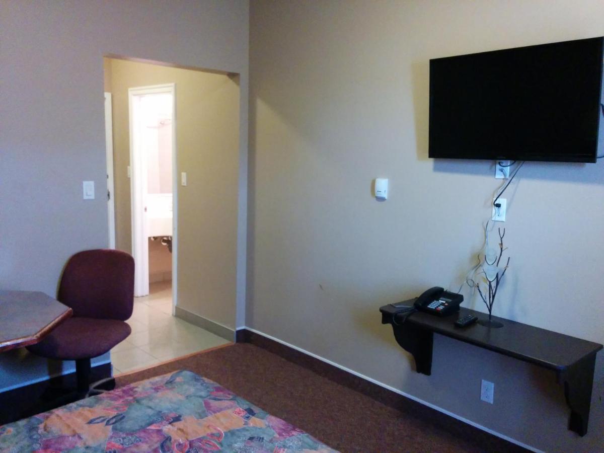 Bonnyville Hotel Esterno foto
